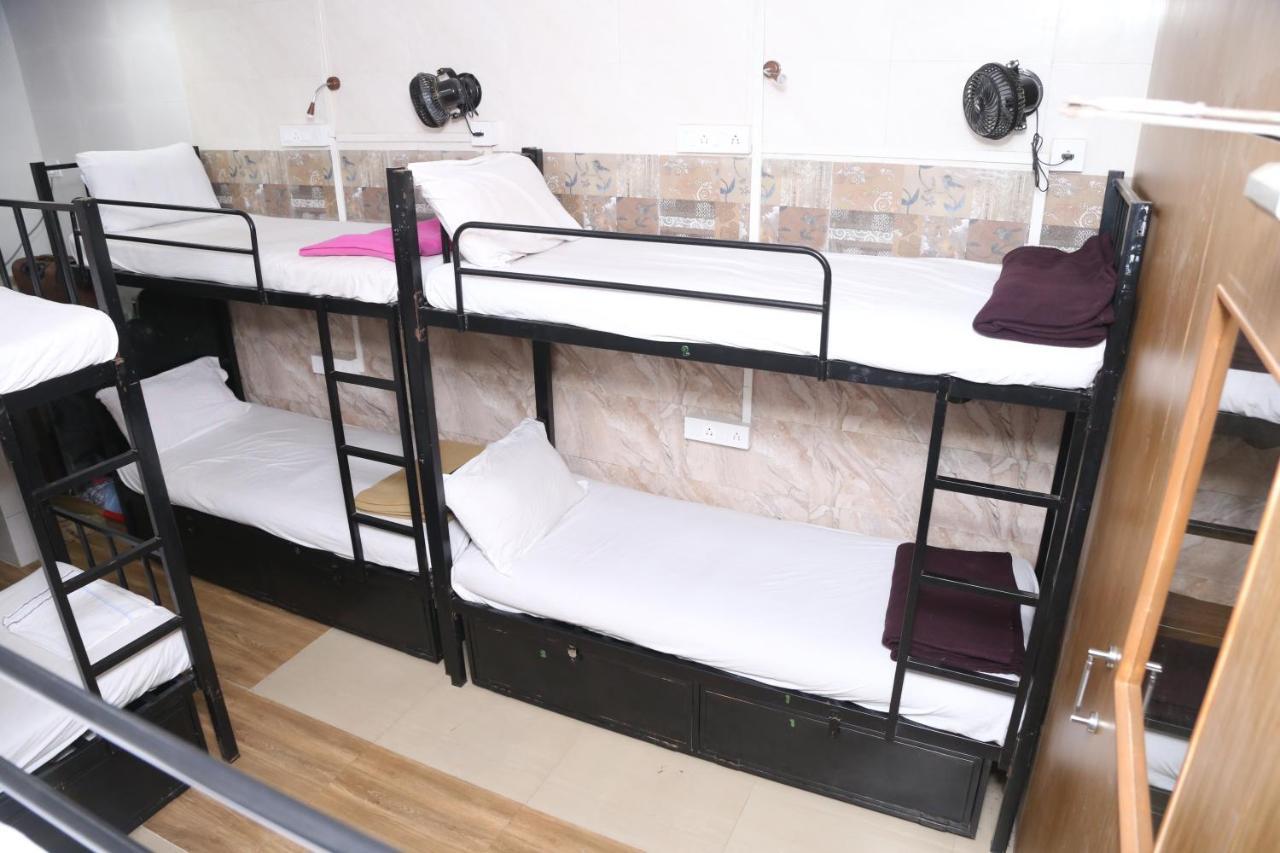 New Super Dormitory Mumbai Exterior photo